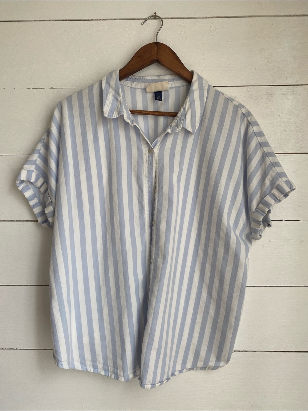 Universal Thread Light Blue & White Vertical Stripe Button-Down Shirt - Picture 1 of 4